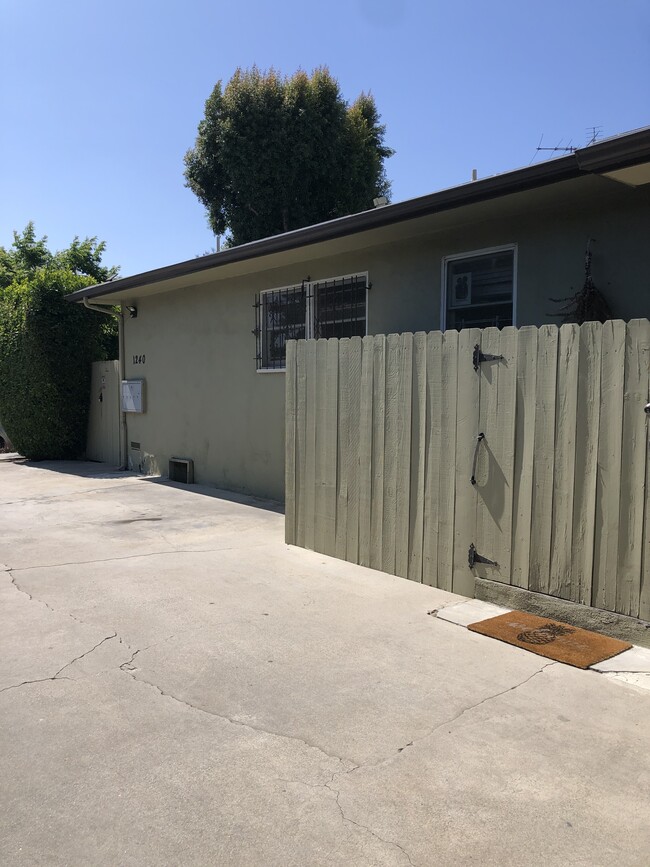Building Photo - 1240 Tamarind Ave