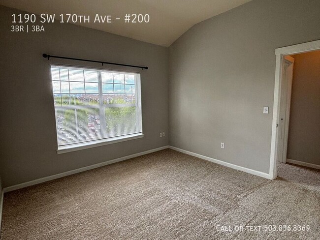 Building Photo - 1190 SW 170th Ave