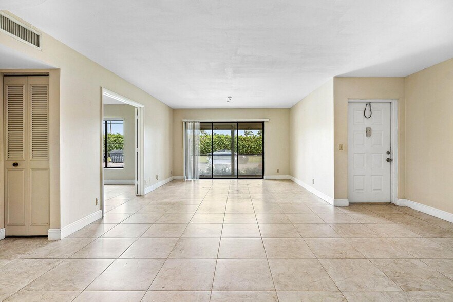 Building Photo - 826 Sky Pine Way