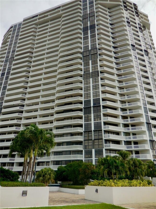 Building Photo - 1000 E Island Blvd