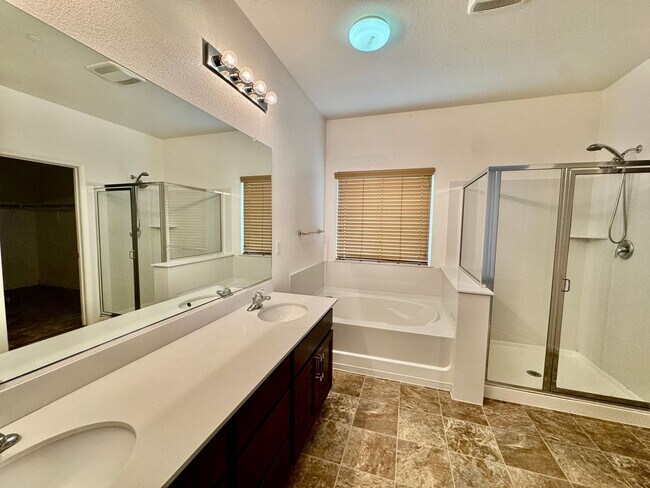 Building Photo - 13721 Santa Lucia Dr