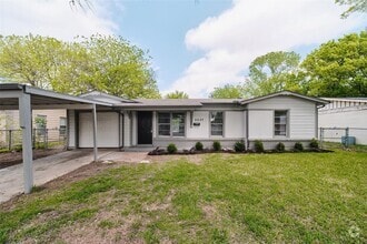 Building Photo - READY NOW!