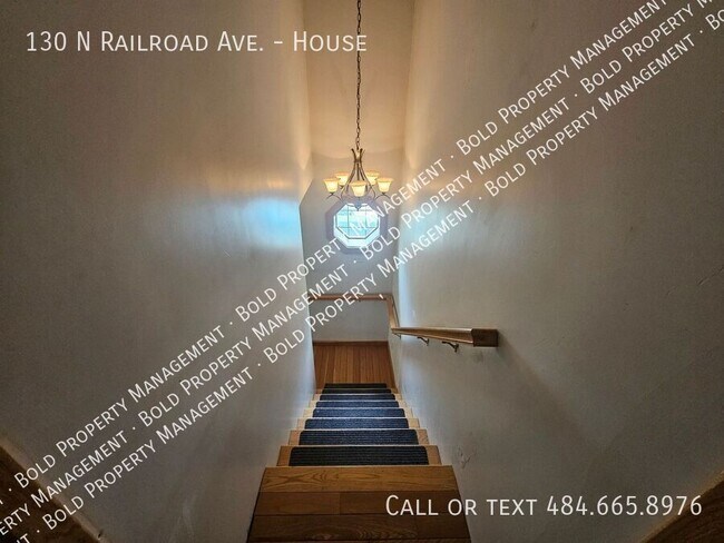 Building Photo - 130 N Railroad St