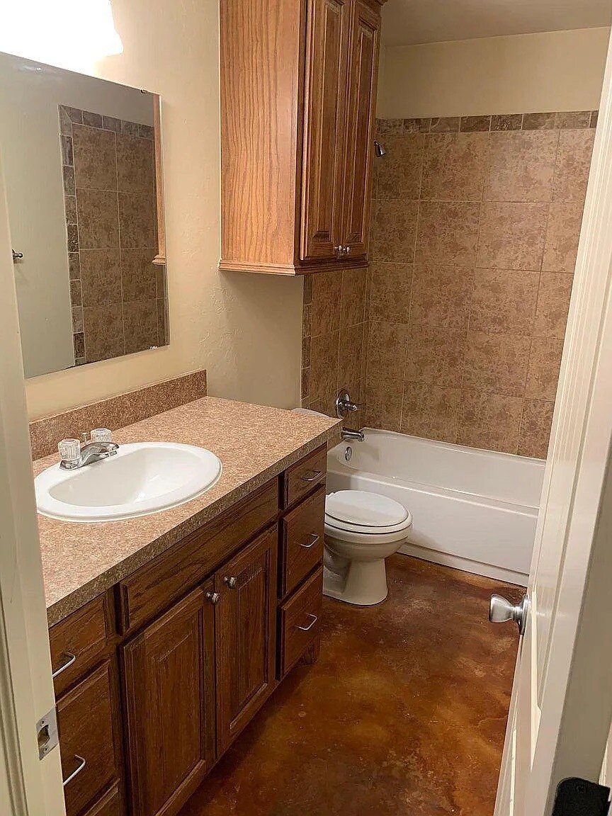 Building Photo - 345 Sterling Pointe Way