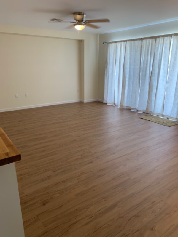 Building Photo - 147 Cedar St