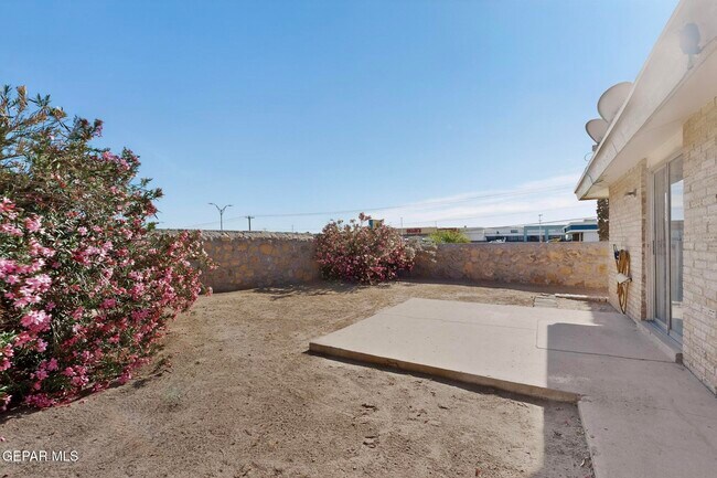 Building Photo - 11455 Sundrop Ct