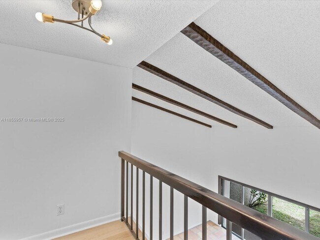 Building Photo - 203 Bonnie Brae Way