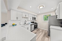 Building Photo - 21044 Southbend Cir