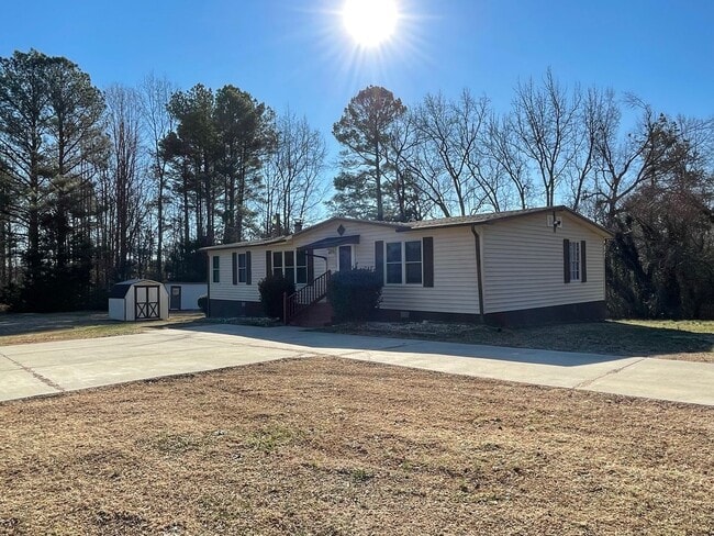 Primary Photo - 3 Bedroom/2 Bathroom Home Near I-85 & Hwy 58