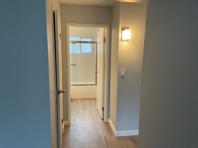 Building Photo - Jefferson