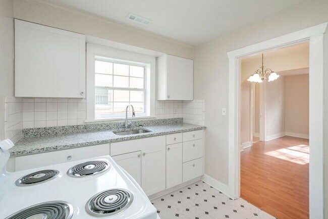 Building Photo - Charming Historic East Nash 3Bed/2Bath!