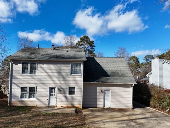 Building Photo - 1479 Millstream Trail NW