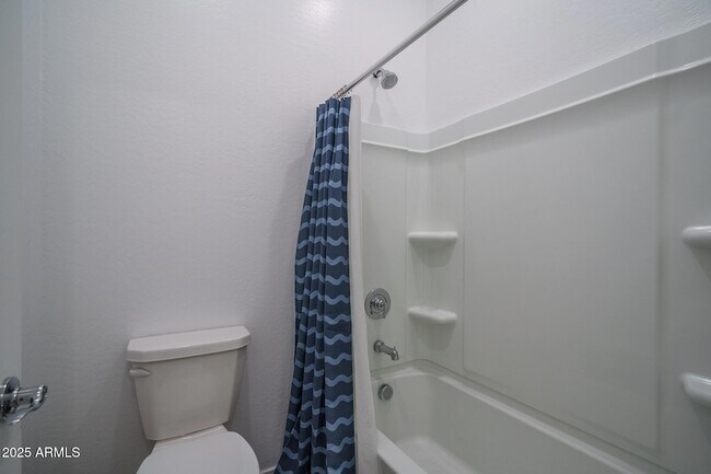 Building Photo - 14084 W Desert Flower Dr