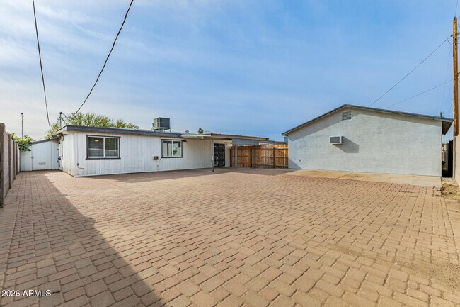 Building Photo - 3920 W Harmont Dr