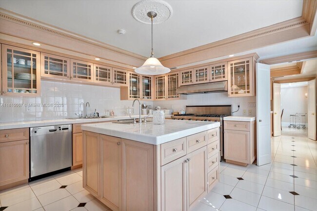 Building Photo - 286 Bal Bay Dr