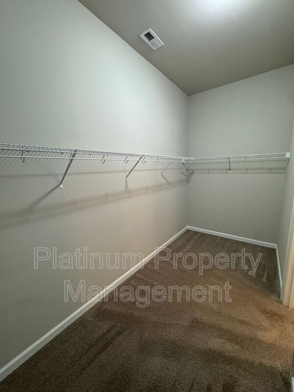 Building Photo - 931 Olmsted Ln