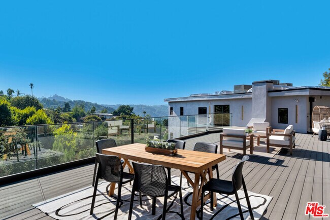 Building Photo - 7966 Mulholland Dr