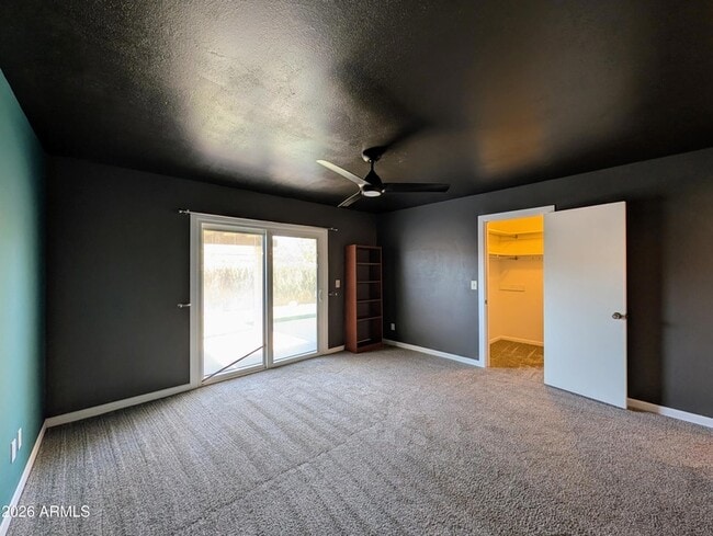 Building Photo - 10044 N 39th Ln