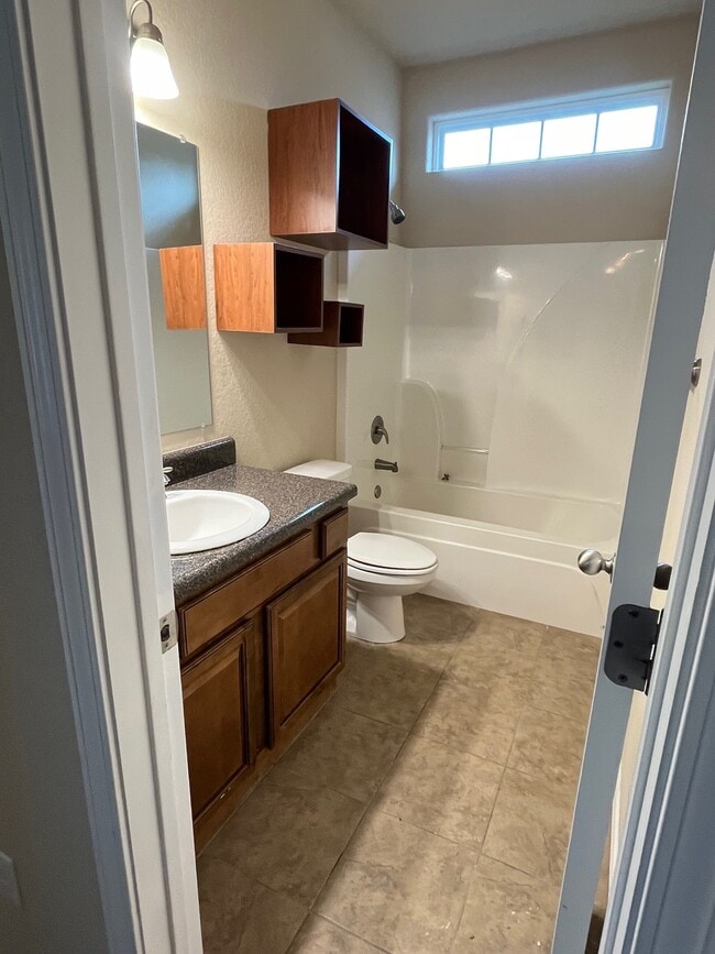 Building Photo - 4500 W Sweetgum Ln
