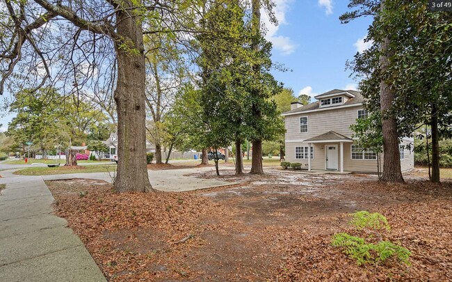 Building Photo - WILSHIRE BLVD - 4 Bedroom - Minutes to UNC...