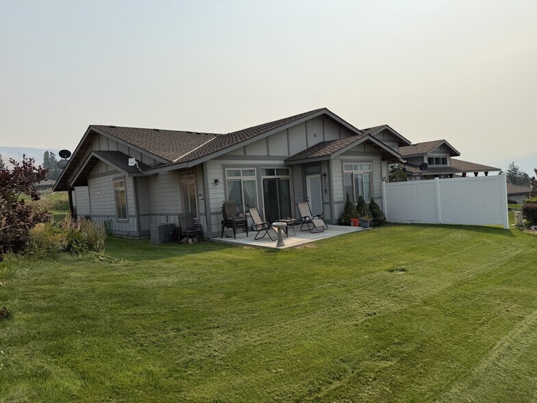Building Photo - 122 Red Hawk Dr