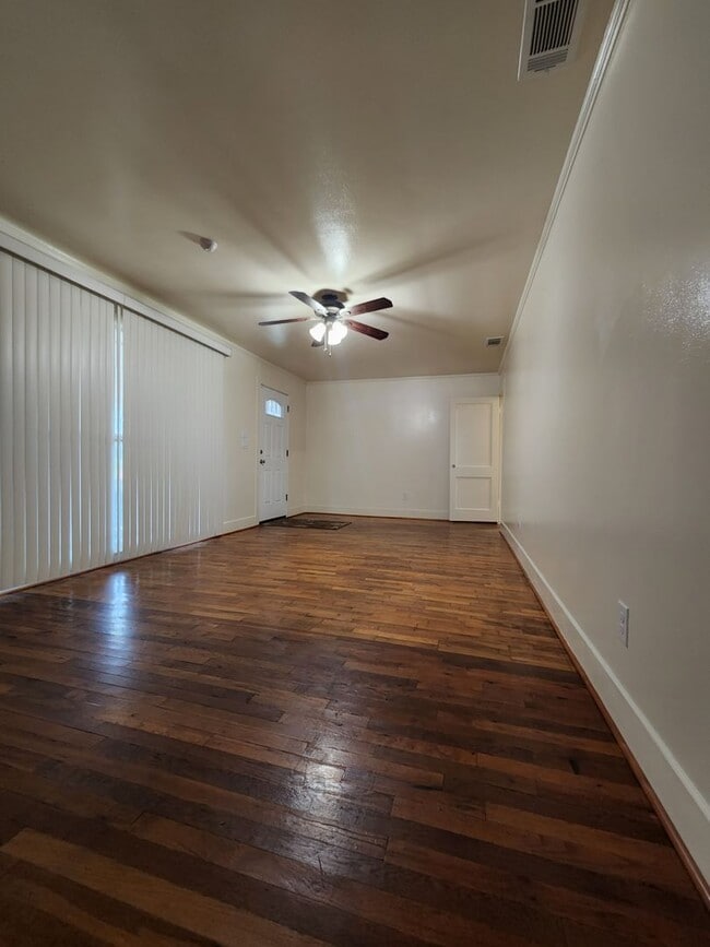 Building Photo - 1827 S Fredonia St