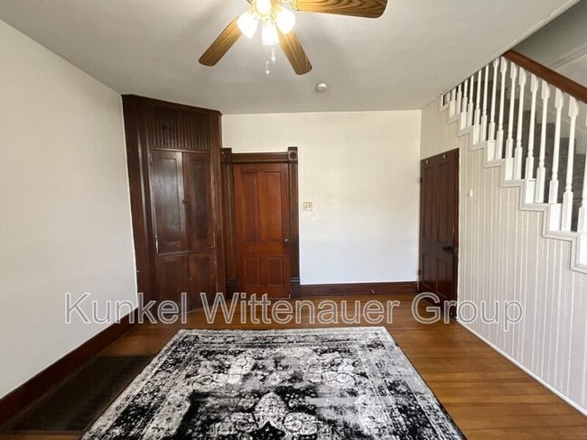 Building Photo - 310 E Washington St