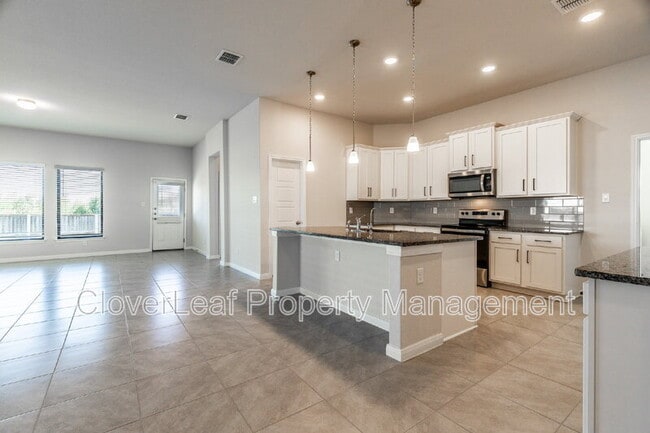 Building Photo - 405 Sika Way