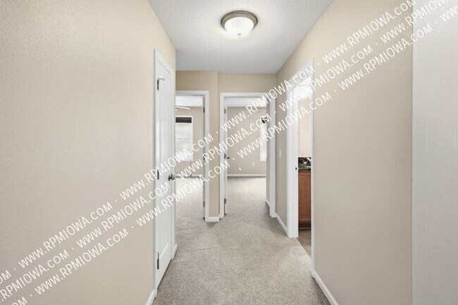 Building Photo - 9140 Greenspire Dr