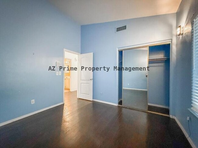 Building Photo - 5501 E Shea Blvd
