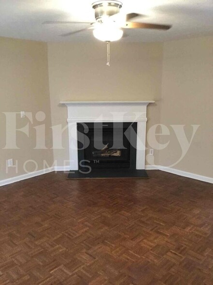 Building Photo - 432 Village Bluff Dr