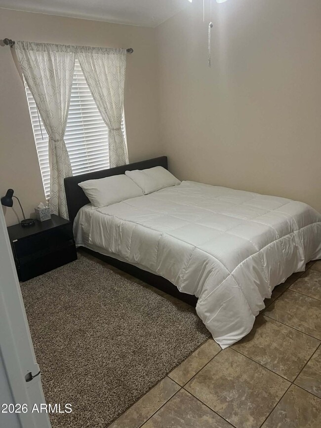 Building Photo - 6806 N 77th Dr