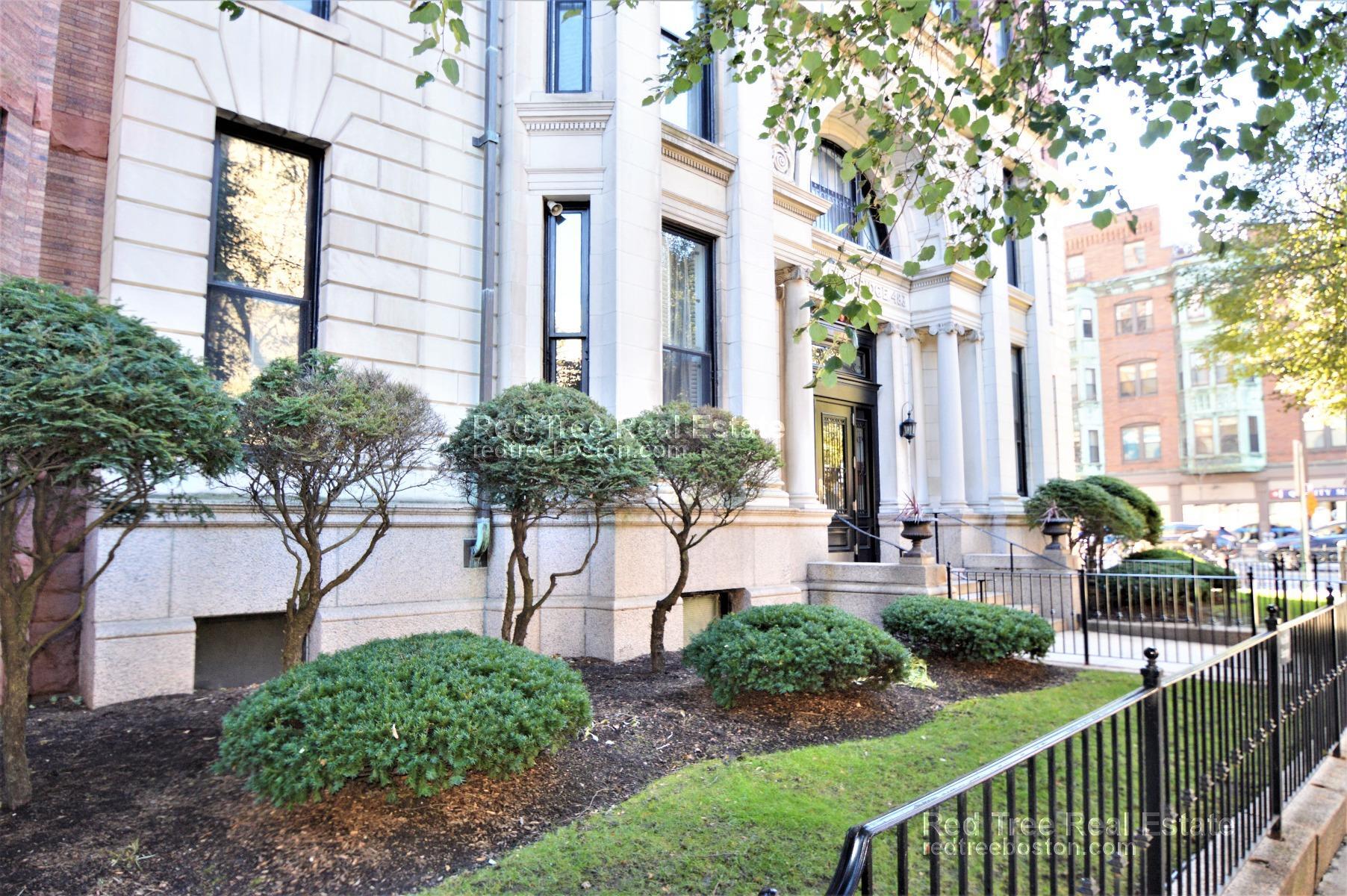 Building Photo - 483 Beacon St