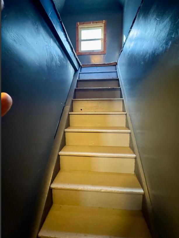 Building Photo - 409 Rowland St