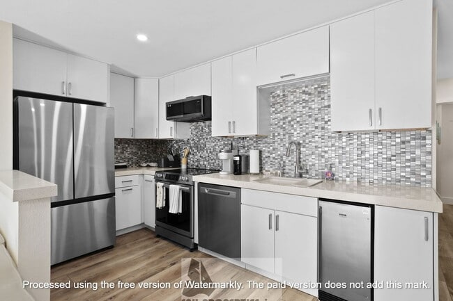 Building Photo - 711 CA-1