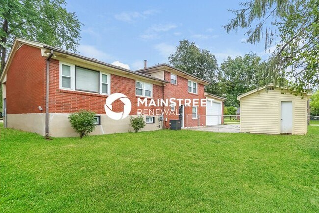 Building Photo - 4 Bedroom Pet-Friendly Home in Louisville,...