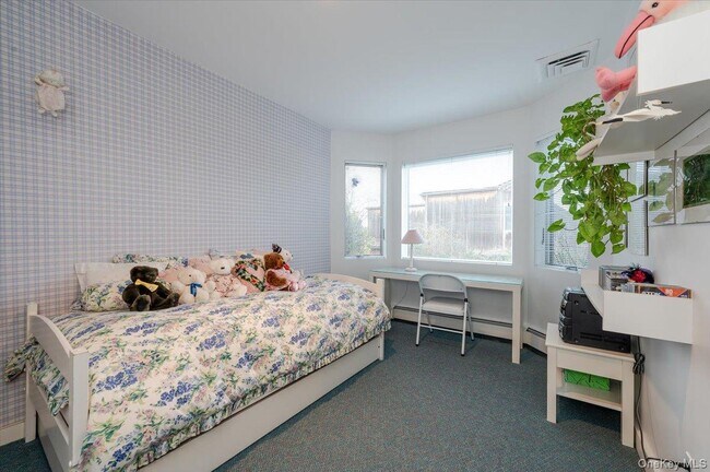 Building Photo - 20 Whitman Rd