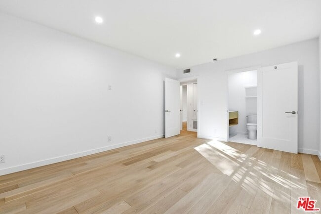 Building Photo - 612 Huntley Dr