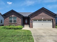 Building Photo - $1725- 3 Bedroom 2 Bath Charming Ranch Ho...