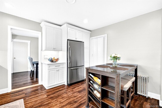 Building Photo - 109 Broadway