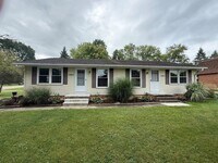 Building Photo - 2900 Thackeray Ave NW