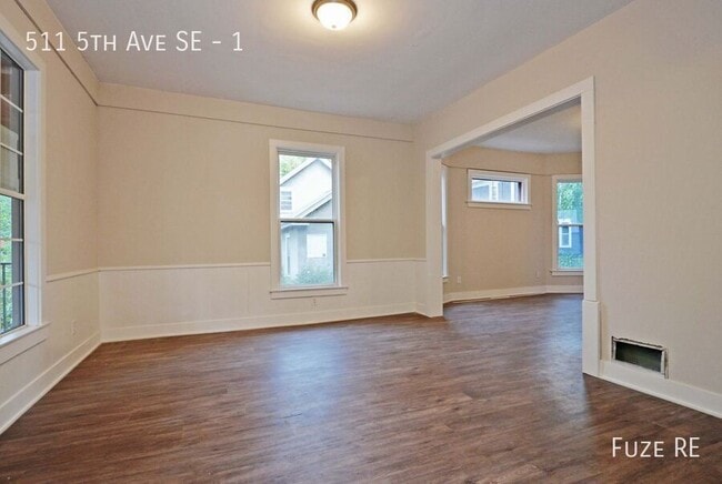 Building Photo - 511 5th Ave SE