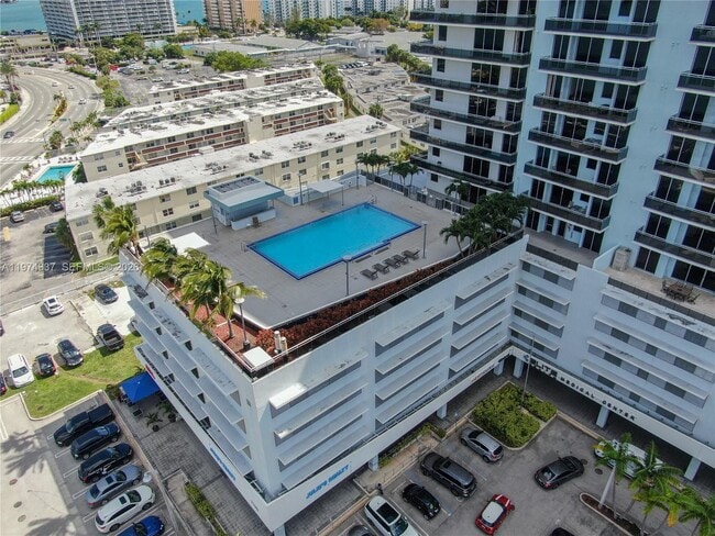 Building Photo - 7901 Hispanola Ave