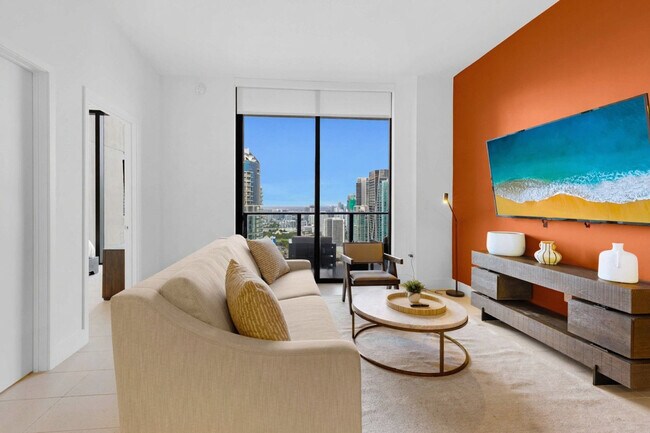 Building Photo - 601 NE 1st Ave