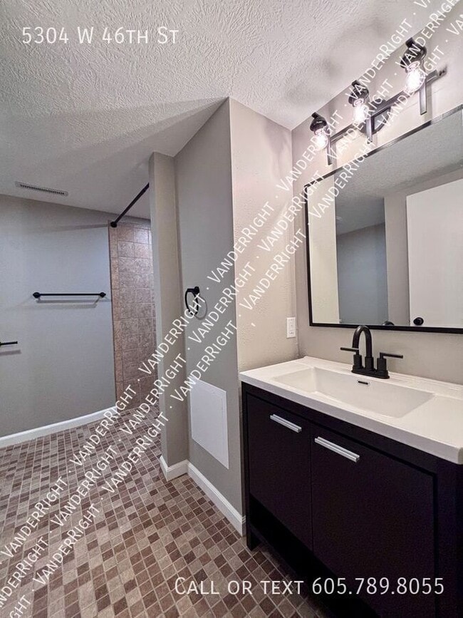 Building Photo - 5304 W 46th St