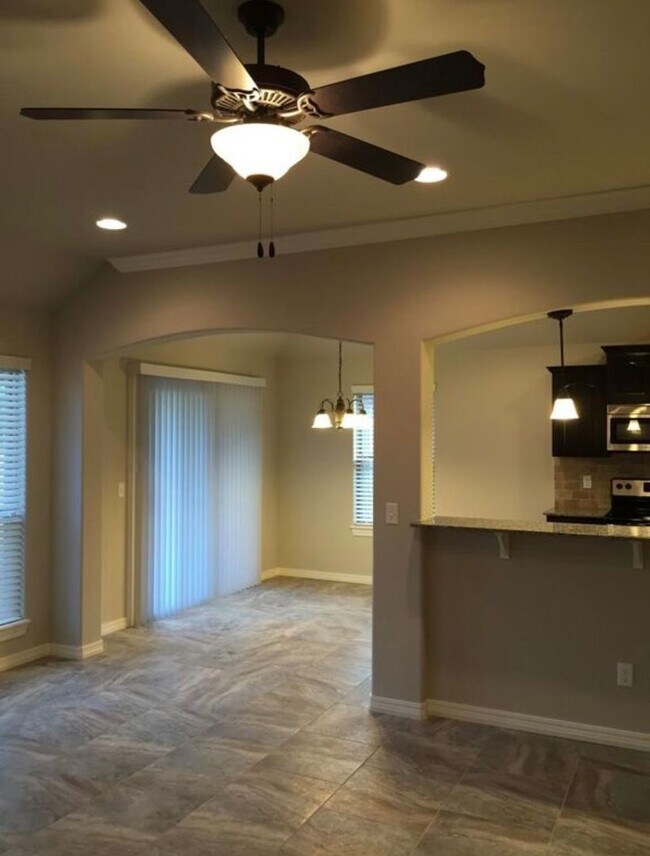 Building Photo - BEAUTIFUL HOME IN GREAT LOCATION!