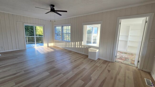 Building Photo - 621 Forest Hill Rd