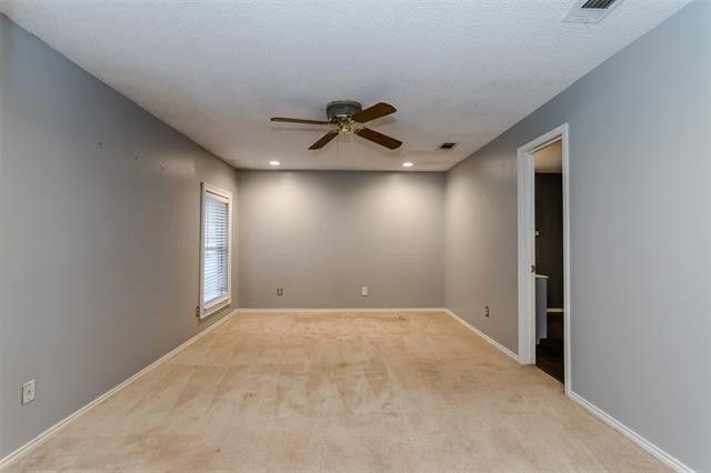 Building Photo - 2517 Rosewood Dr