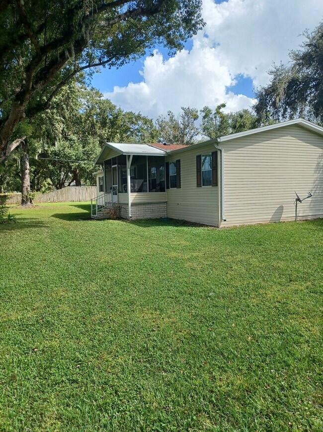 Building Photo - 5924 Vanco Dr
