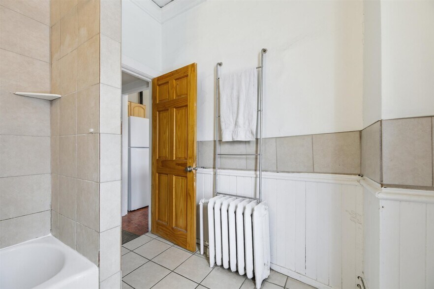 Building Photo - 514 5th Ave SE